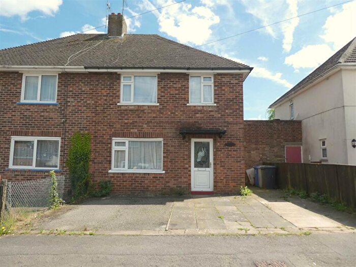 3 Bedroom Semi-Detached House To Rent In Ash Grove, Desborough, NN14