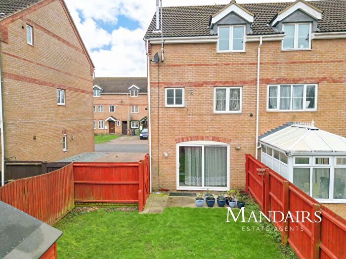 3 Bedroom Semi Detached House For Sale In Phoenix Close, Fletton, Peterborough, PE2