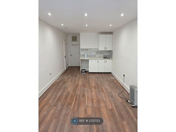 1 Bedroom Flat To Rent In Brentmead Place, London, NW11