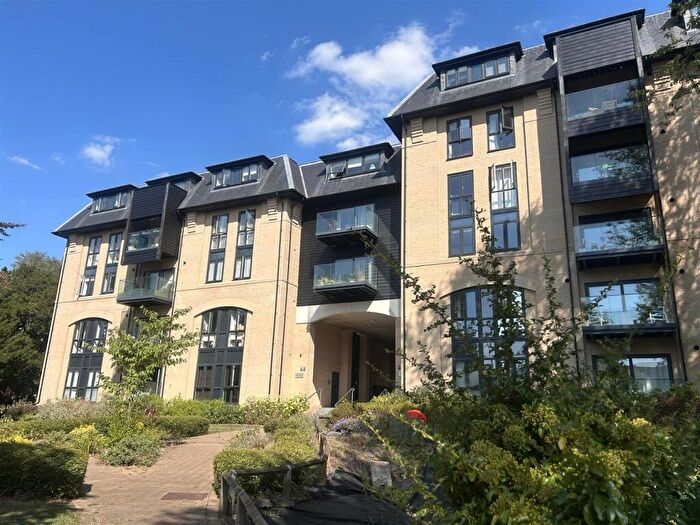 2 Bedroom Flat For Sale In The Causeway, Great Baddow, CM2