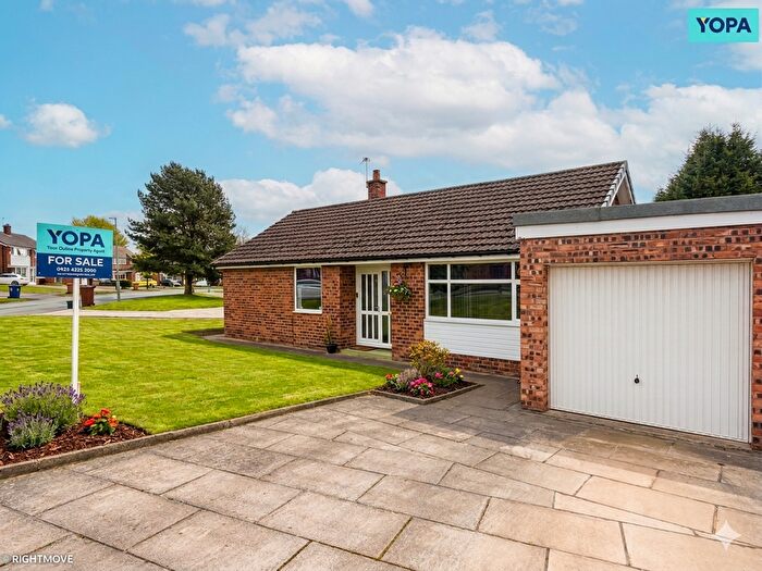 3 Bedroom Bungalow For Sale In Langdale Road, Leyland, PR25