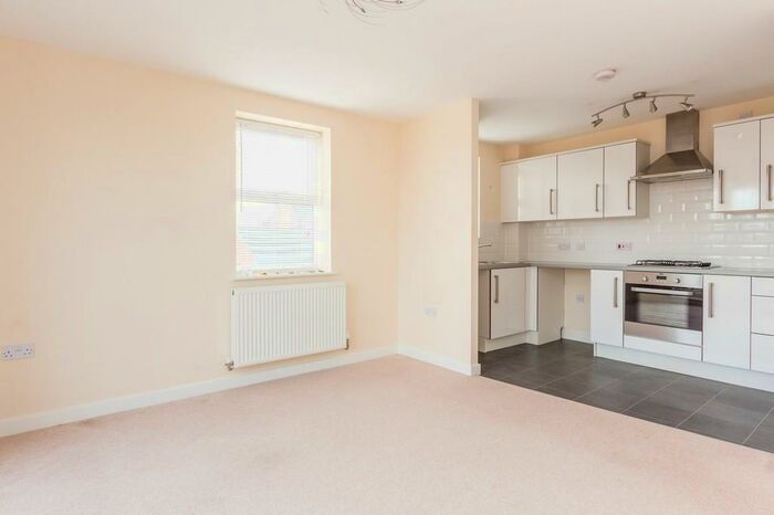 2 Bedroom Apartment To Rent In Tyne Way, Rushden, NN10