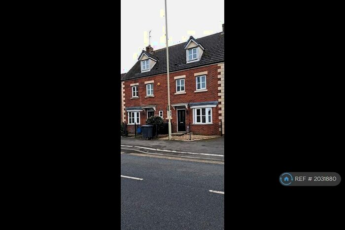 4 Bedroom End Of Terrace House To Rent In Valley Gardens, Gloucester, GL2