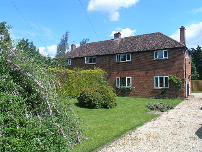3 Bedroom Semi-Detached House To Rent In The Green, Stadhampton, OX44