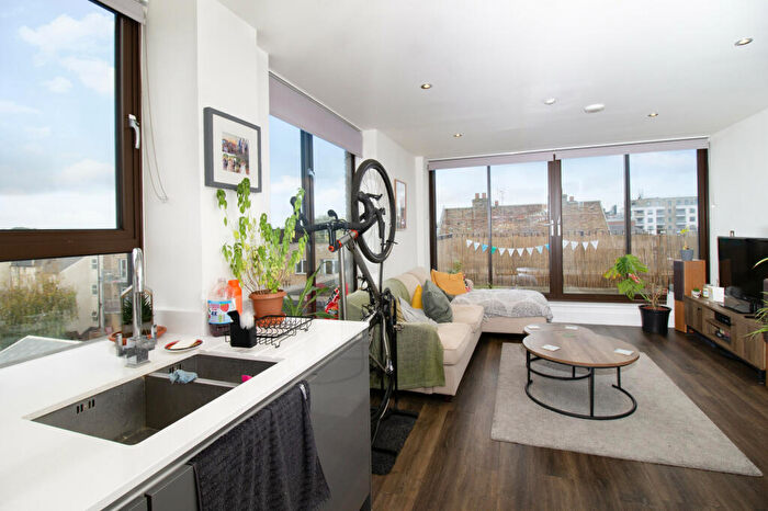 2 Bedroom Flat To Rent In Rye Lane, Peckham, SE15