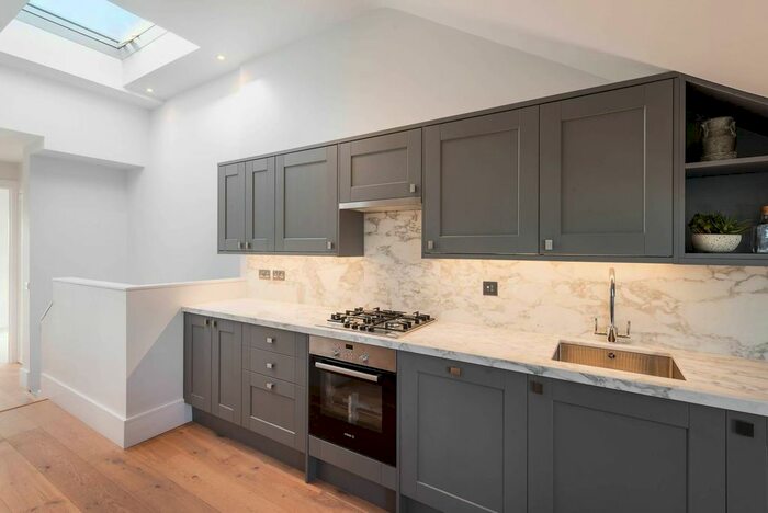 2 Bedroom Flat To Rent In Hartfield Road, Wimbledon, London, SW19