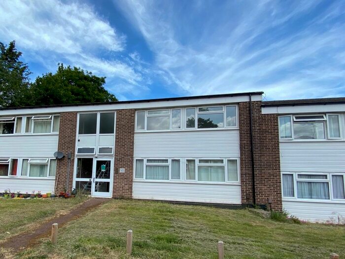 1 Bedroom Flat To Rent In Greenfields, Maidenhead, SL6