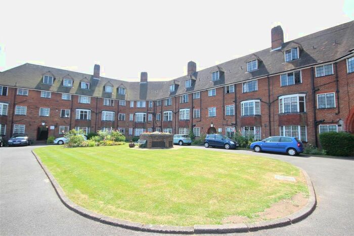 2 Bedroom Flat To Rent In Condor Court, Guildford, GU2
