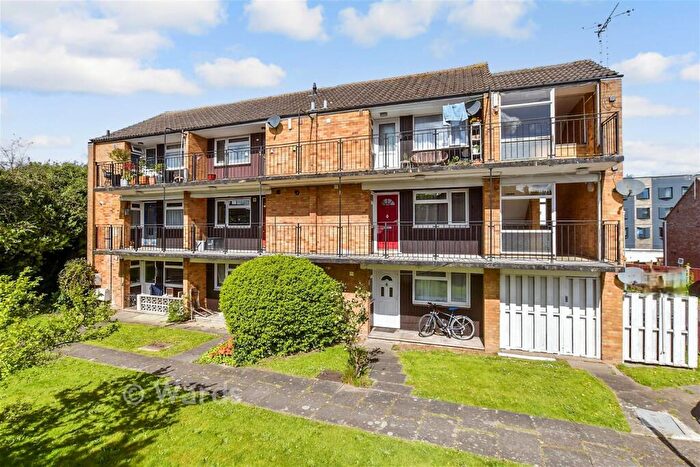 1 Bedroom Apartment For Sale In Rhodaus Close, Canterbury, Kent, CT1