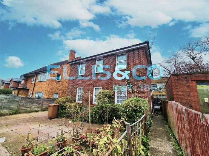 2 Bedroom Maisonette Flat To Rent In Alma Row, Harrow, Greater London HA3
