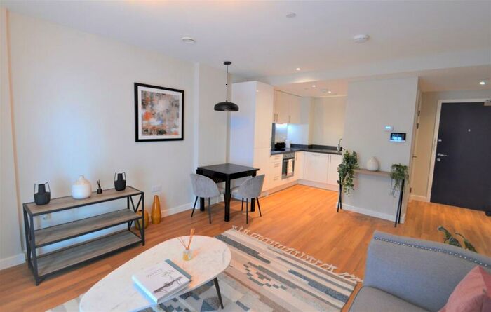 1 Bedroom Apartment To Rent In William Street, Slough, Berkshire, SL1