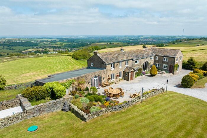 6 Bedroom Farm House For Sale In Far Mount Farm, Near Holmfirth, HD8