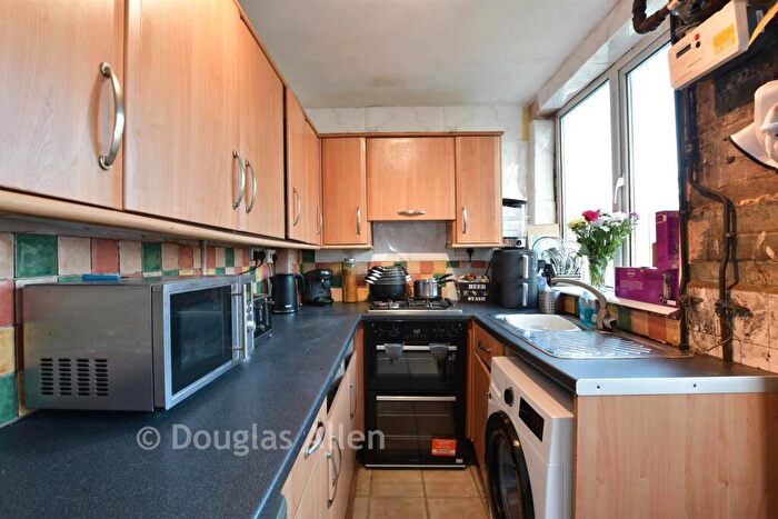 3 Bedroom Terraced House For Sale In Green Lane, Dagenham, Essex, RM8