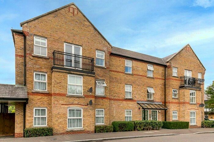 2 Bedroom Apartment To Rent In Weston Drive, Caterham, Surrey, CR3