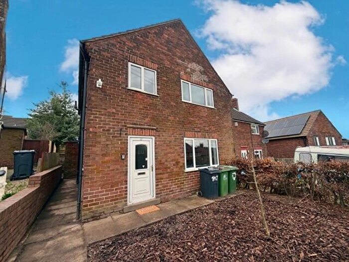 3 Bedroom House To Rent In Firs Avenue, Alfreton, DE55