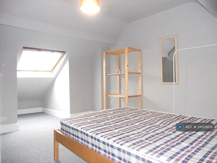 3 Bedroom End Of Terrace House To Rent In Abbeydale Road, Sheffield, S7