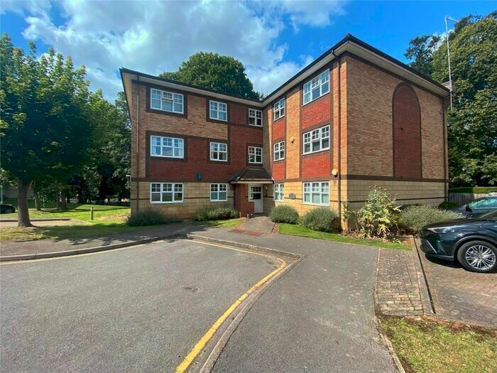 2 Bedroom Flat To Rent In Knights Field, Luton, LU2