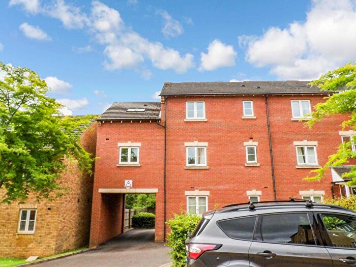 2 Bedroom Apartment For Sale In Rosemary Drive, Banbury, Oxfordshire, OX16