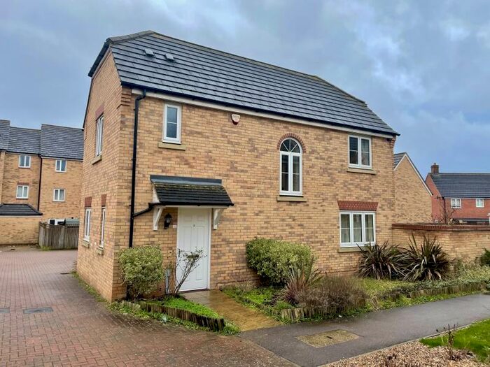 3 Bedroom Detached House To Rent In Temple Crescent, Oxley Park, MK4