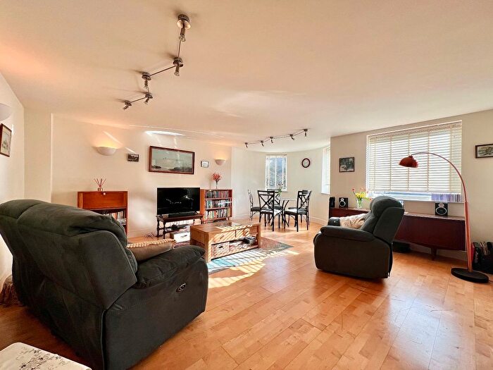 2 Bedroom Flat To Rent In St. Nicholas Court, Ipswich, IP1