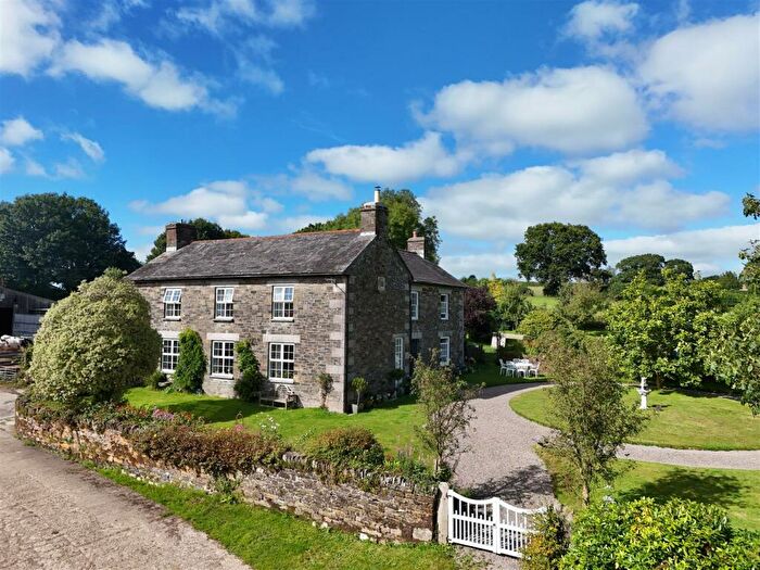 5 Bedroom Country House For Sale In Penhole - Launceston, Cornwall, PL15