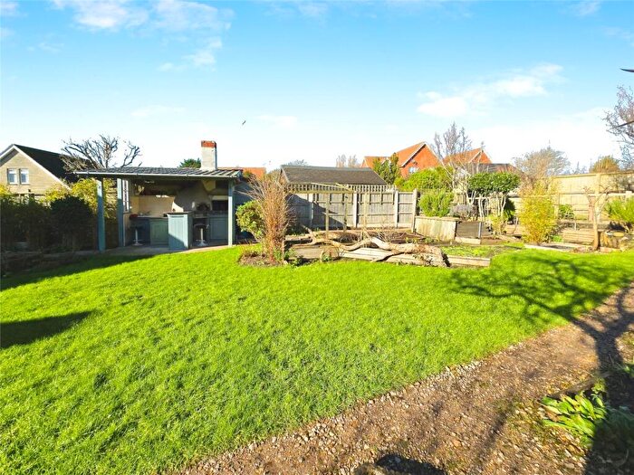 3 Bedroom Bungalow For Sale In Madeira Lane, Freshwater, PO40