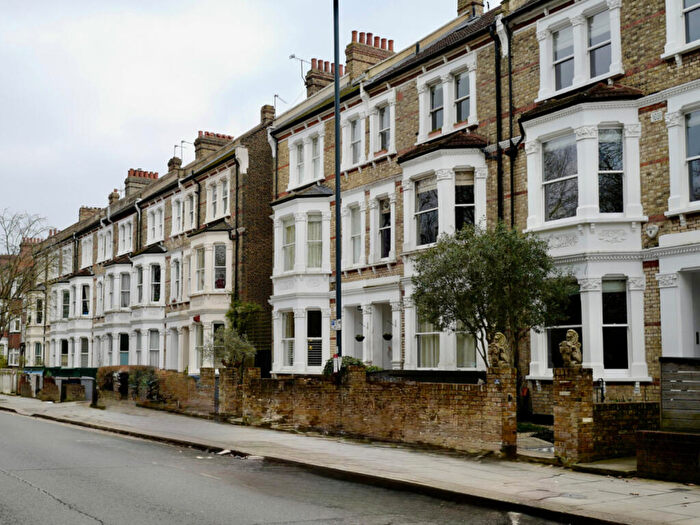 1 Bedroom Apartment To Rent In Harvist Road, Queens Park, NW6