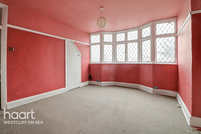 4 Bedroom Apartment For Sale In Ditton Court Road, Westcliff-On-Sea, SS0