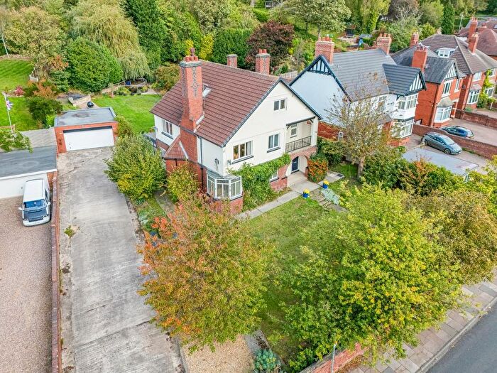 5 Bedroom Detached House For Sale In Ferrybridge Road, Castleford, WF10