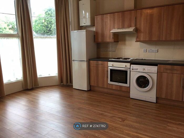 2 Bedroom Flat To Rent In Cheltenham Road, Bristol, BS6