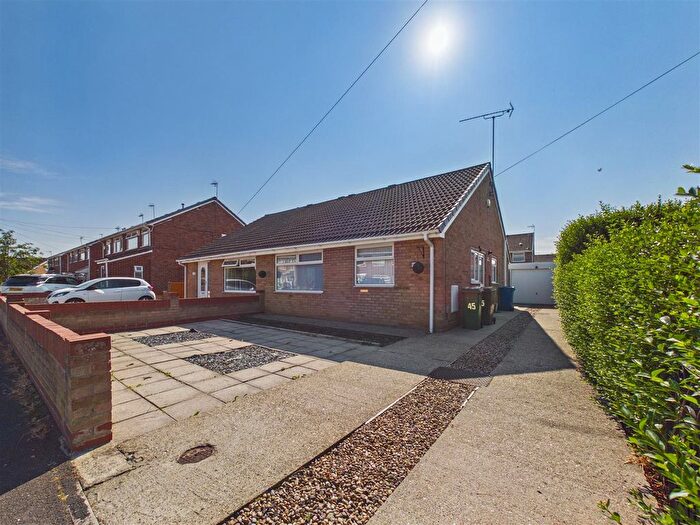 2 Bedroom Semi-Detached Bungalow For Sale In Hawkshead Green, Hull, HU4