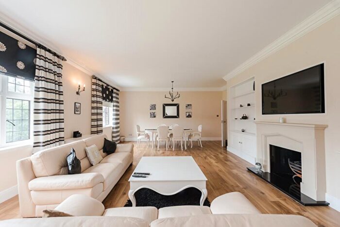 3 Bedroom Apartment To Rent In Framewood Road Stoke Poges, SL2