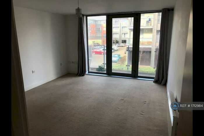 2 Bedroom Flat To Rent In Worsdell Drive, Gateshead, NE8