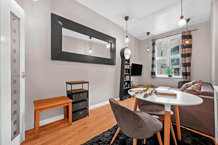 1 Bedroom Flat For Sale In Peckham High Street, Camberwell, SE15