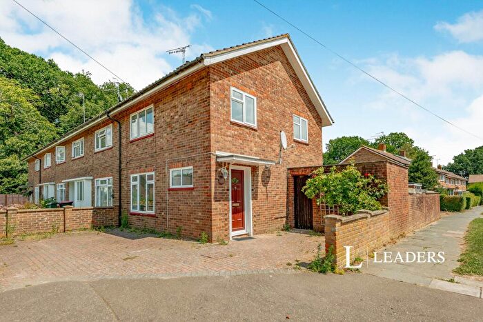 2 Bedroom End Of Terrace House To Rent In Crossways Close, Three Bridges, RH10