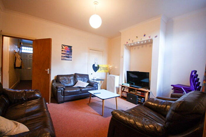 6 Bedroom Terraced House To Rent In Tiverton Road, Selly Oak, Birmingham, B29