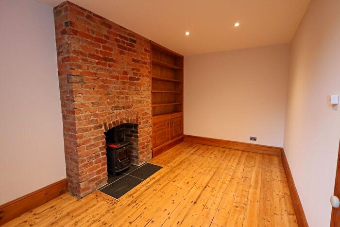 2 Bedroom Flat To Rent In Lapwing Lane, West Didsbury, M20