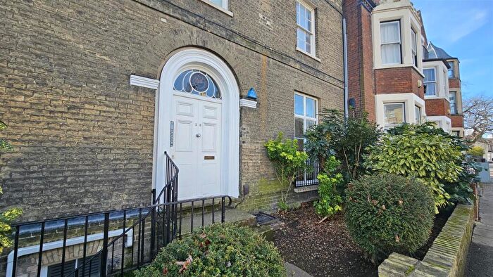 Studio To Rent In Newmarket Road, Cambridge, CB5