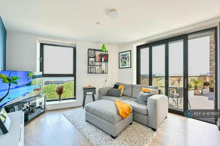 1 Bedroom Flat To Rent In Kingfisher Heights, London, E16