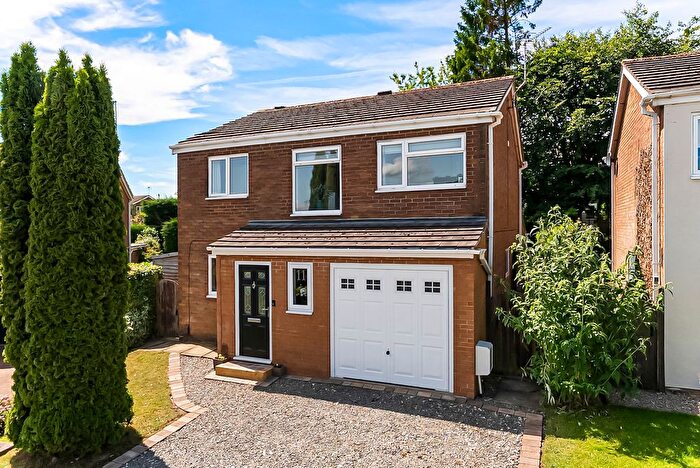 4 Bedroom Detached House For Sale In Hookstone Close, Harrogate, HG2
