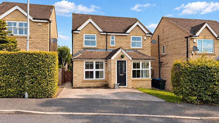 4 Bedroom Detached House For Sale In Sandhill Fold, Idle, Bradford, BD10