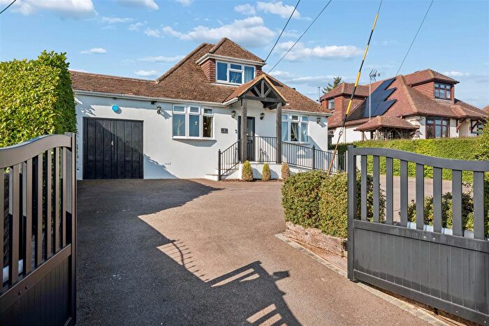 5 Bedroom Detached Bungalow For Sale In Leighton Road, Edlesborough, Buckinghamshire, LU6