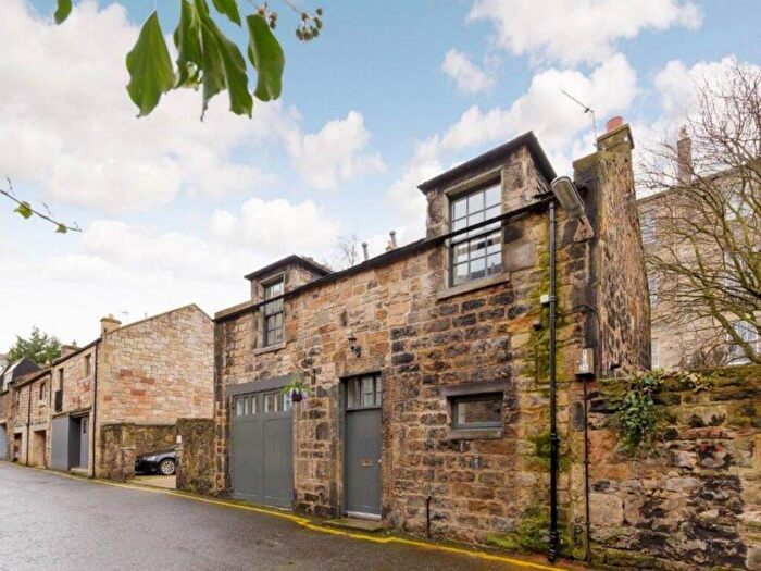 2 Bedroom Flat To Rent In South East Cumberland St Lane, New Town, Edinburgh, EH3