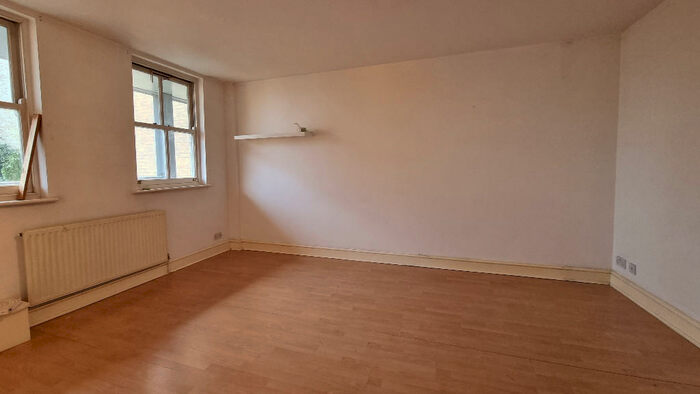 2 Bedroom Maisonette To Rent In Treadway Street, London, E2