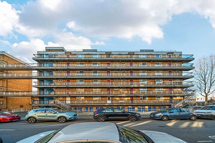 1 Bedroom Flat For Sale In Rotherhithe New Road, Tissington Court Rotherhithe New Road, SE16