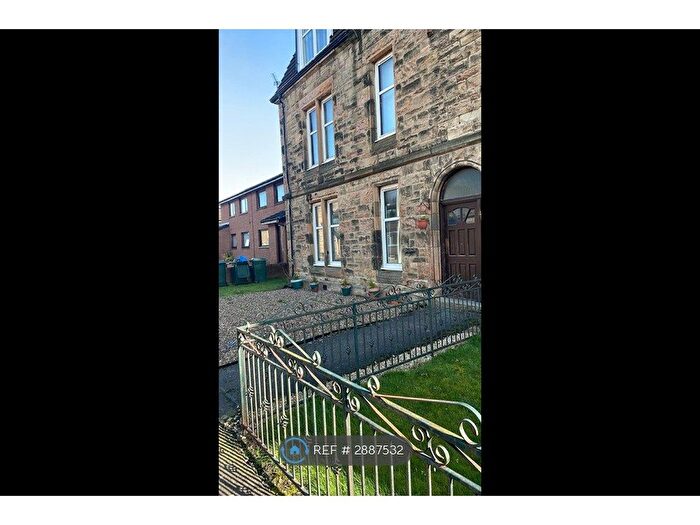 3 Bedroom Flat To Rent In Paris St, Grangemouth, FK3