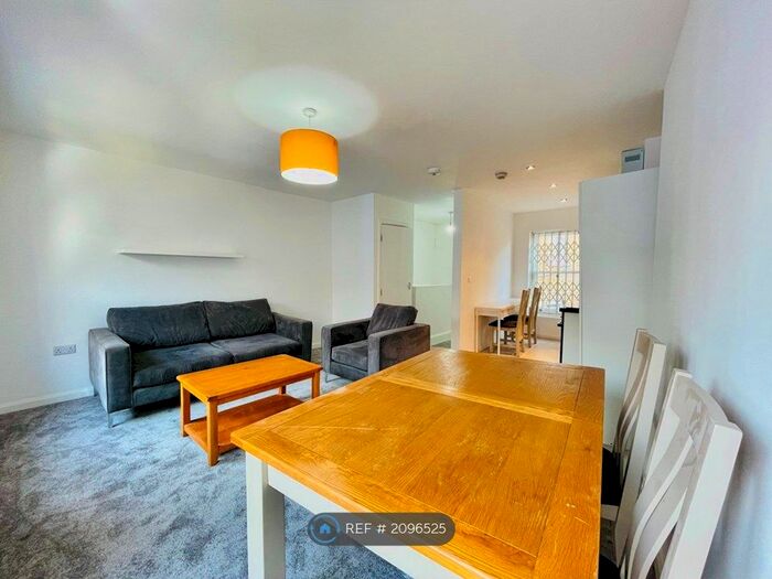 2 Bedroom Flat To Rent In Atlantic Road, London, SW9
