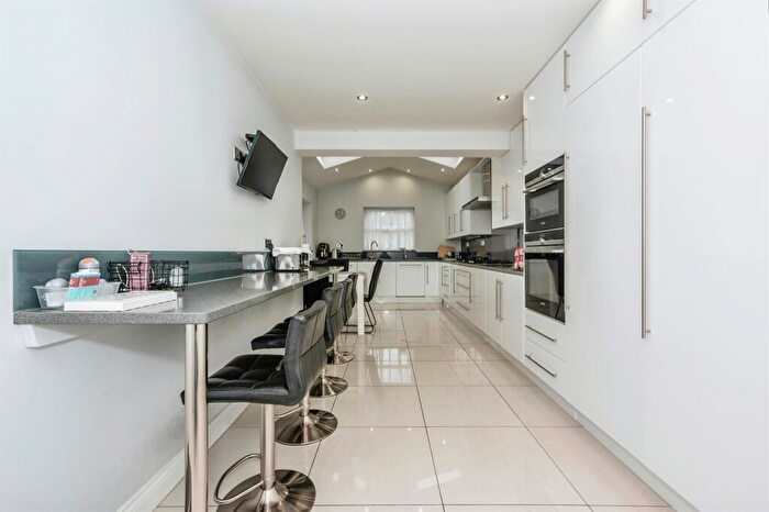 4 Bedroom Detached House For Sale In Grifon Road, Chafford Hundred, Grays, RM16