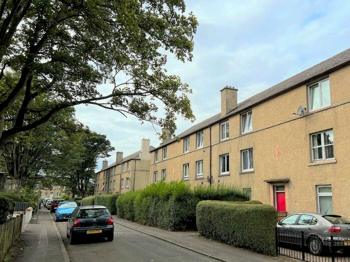 2 Bedroom Flat To Rent In Hutchison Medway, Chesser, Edinburgh, EH14