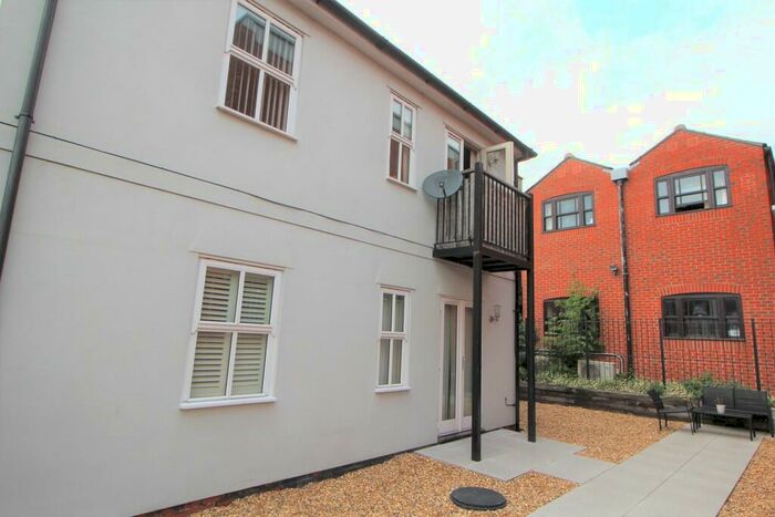 2 Bedroom Apartment To Rent In Rawstorn Road, Colchester, CO3